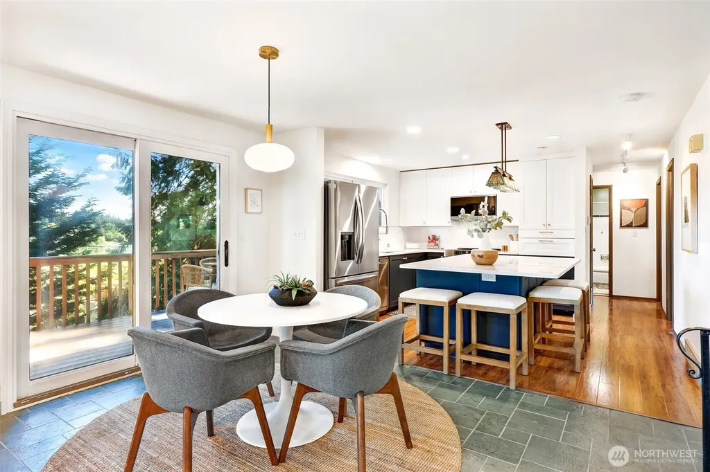 23321 75th Avenue W Edmonds WA 98026