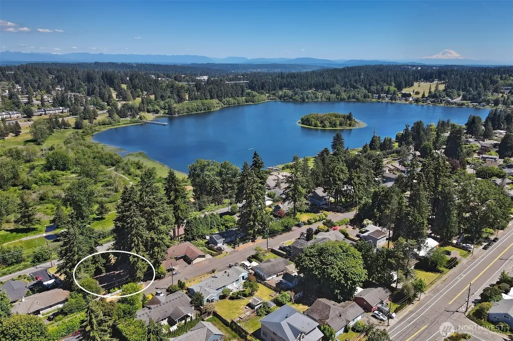 23321 75th Avenue W Edmonds WA 98026