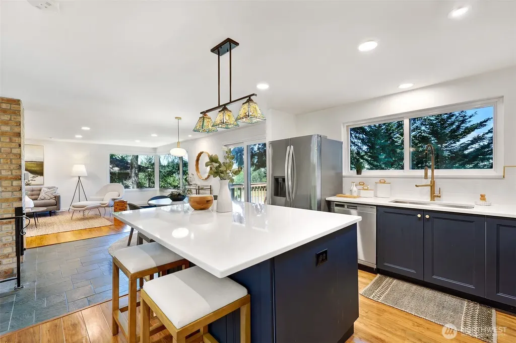 23321 75th Avenue W Edmonds WA 98026