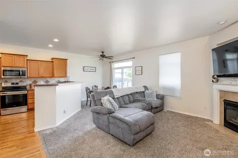 18219 111th Avenue Ct E Puyallup WA 98374