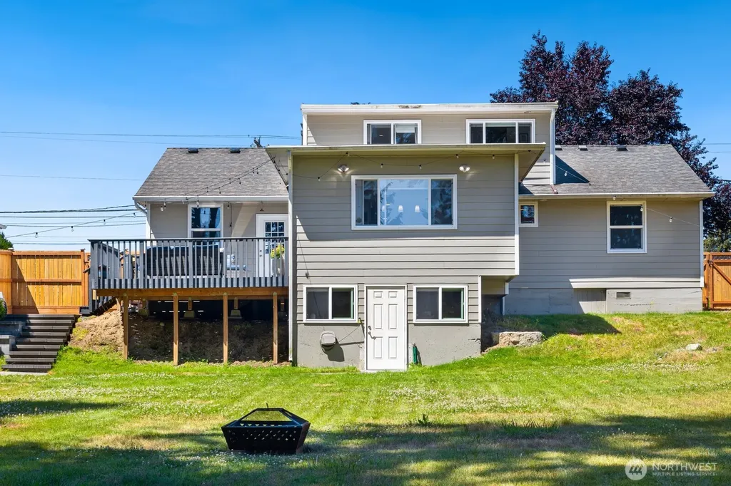 5011 Seahurst Avenue Everett WA 98203