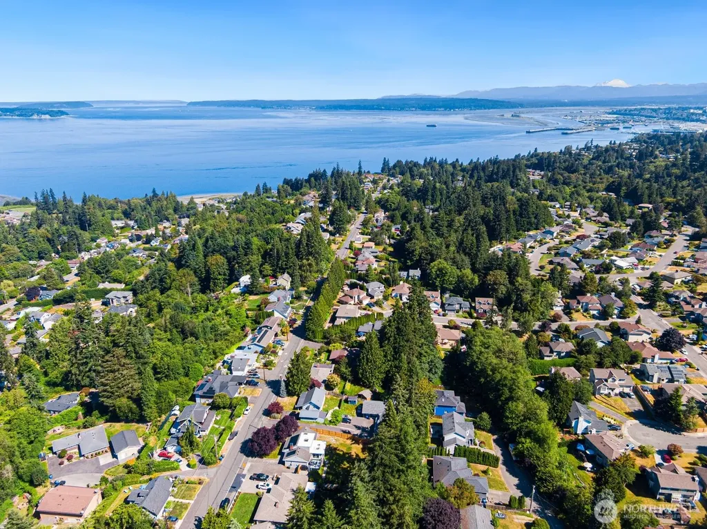 5011 Seahurst Avenue Everett WA 98203