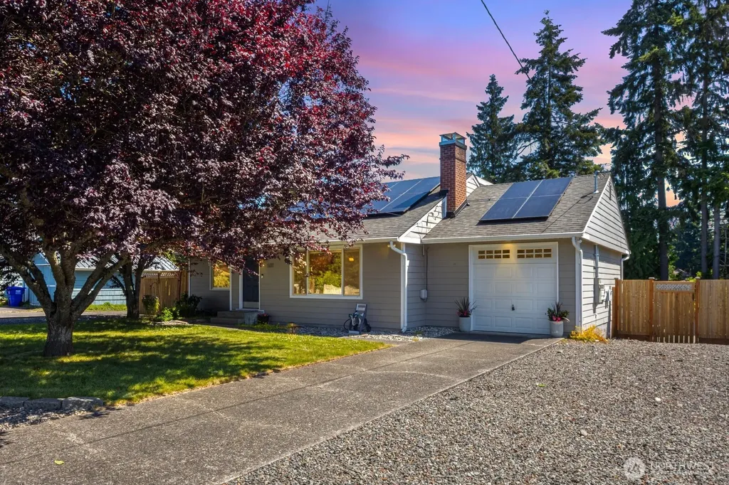 5011 Seahurst Avenue Everett WA 98203