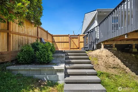 5011 Seahurst Avenue Everett WA 98203