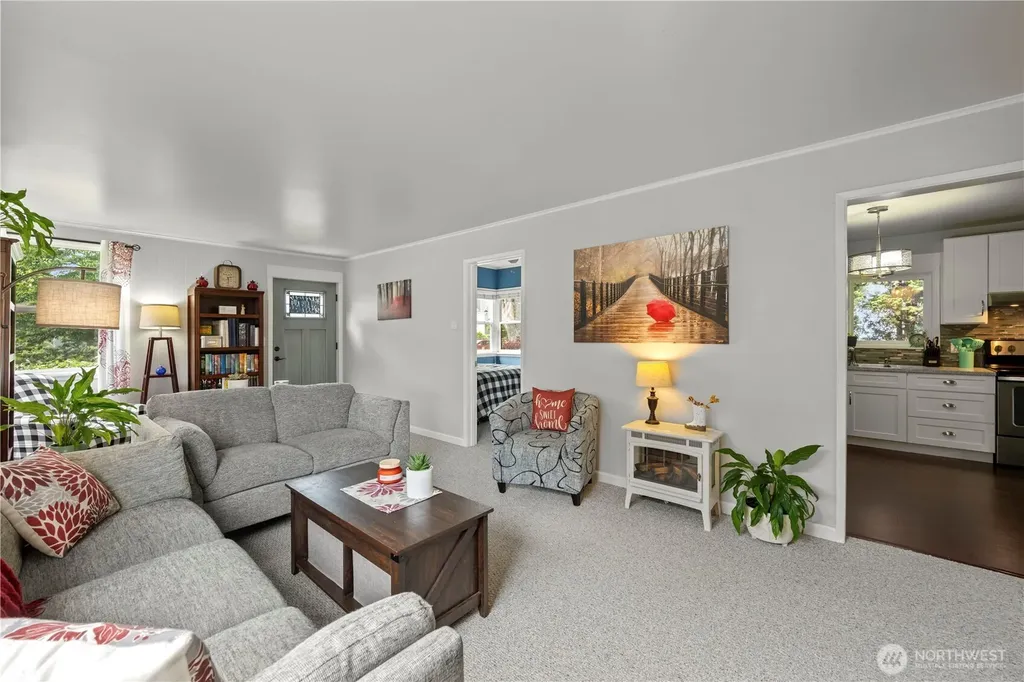 1925 Rainier Avenue Everett WA 98201