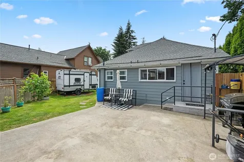 1925 Rainier Avenue Everett WA 98201