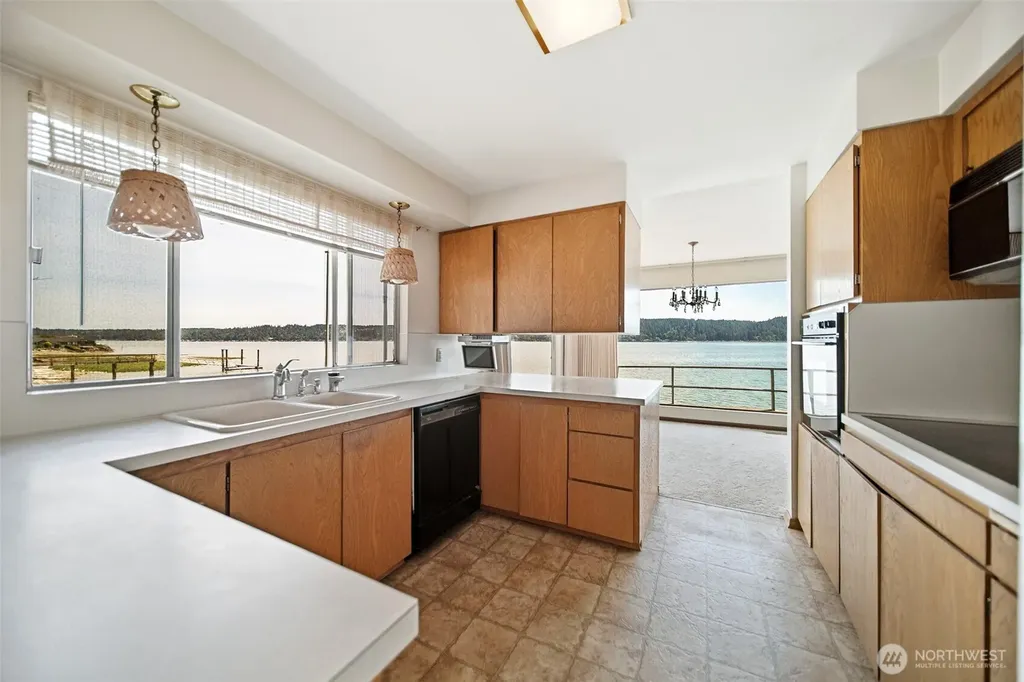 8361 NE North Shore Road Belfair WA 98528
