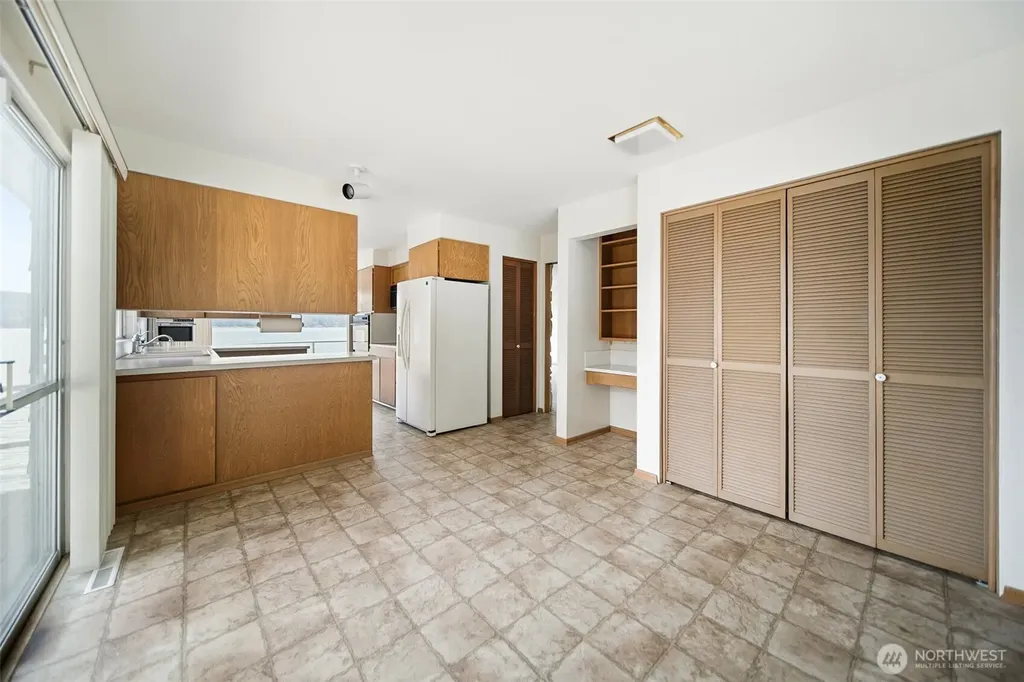 8361 NE North Shore Road Belfair WA 98528