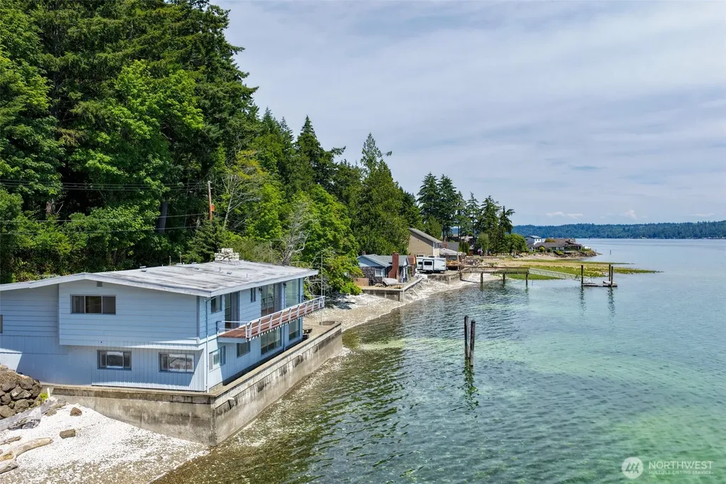 8361 NE North Shore Road Belfair WA 98528
