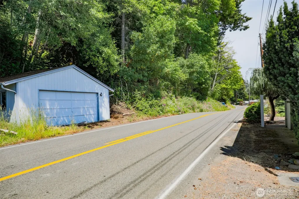 8361 NE North Shore Road Belfair WA 98528
