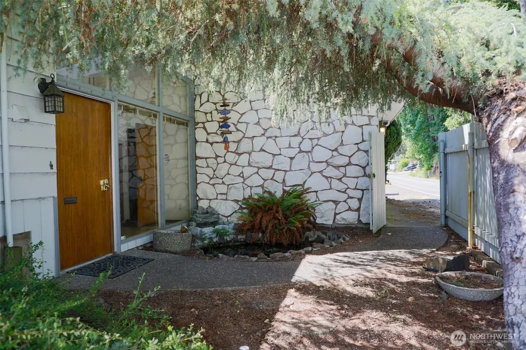 8361 NE North Shore Road Belfair WA 98528