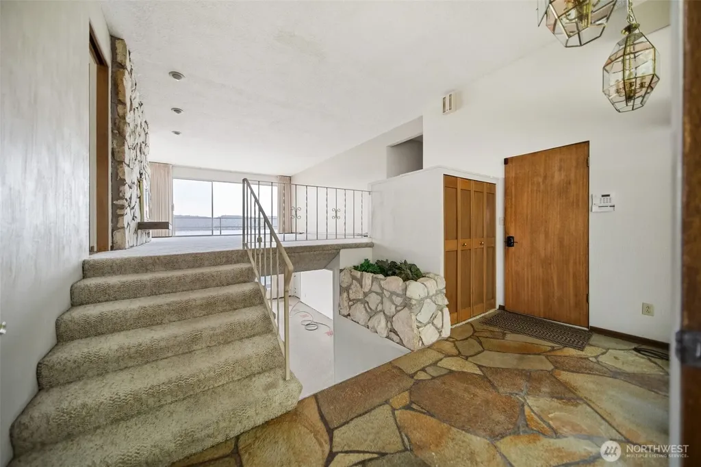 8361 NE North Shore Road Belfair WA 98528