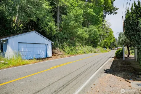 8361 NE North Shore Road Belfair WA 98528