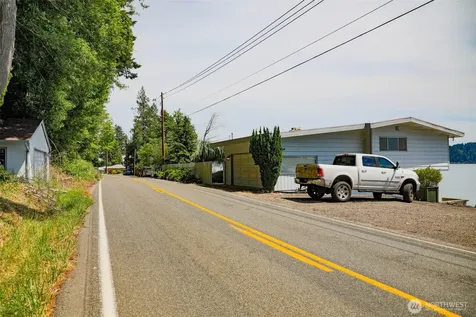 8361 NE North Shore Road Belfair WA 98528