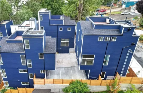 8612 42nd Avenue S Seattle WA 98118
