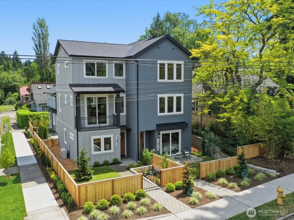 1972 25th Avenue E Seattle WA 98112