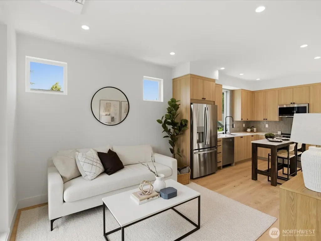 1972 25th Avenue E Seattle WA 98112