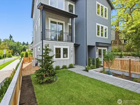 1972 25th Avenue E Seattle WA 98112