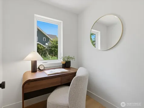 1972 25th Avenue E Seattle WA 98112