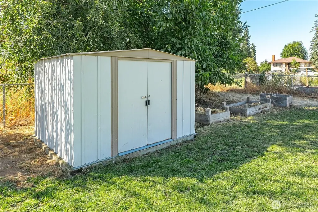 1014 Washington Street Davenport WA 99122