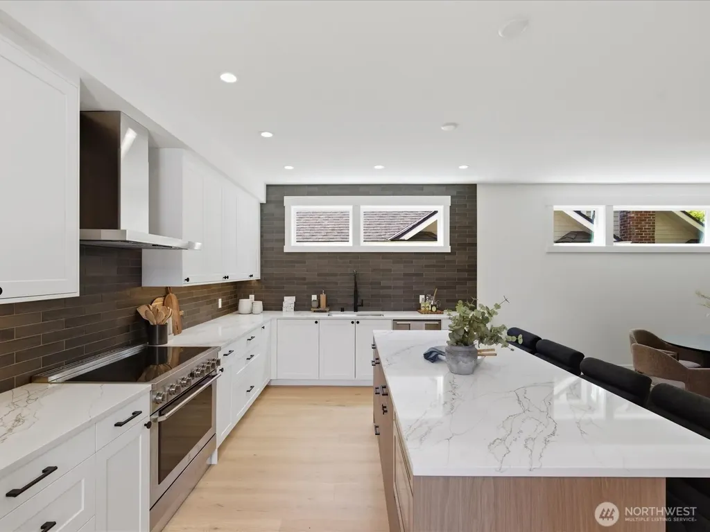 1970 25th Avenue E Seattle WA 98112