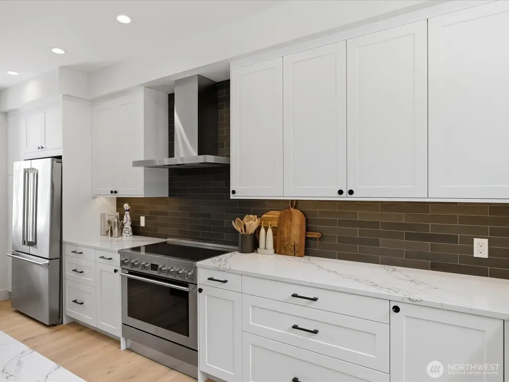 1970 25th Avenue E Seattle WA 98112