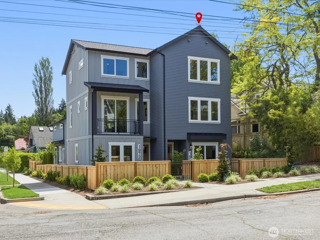 1970 25th Avenue E Seattle WA 98112
