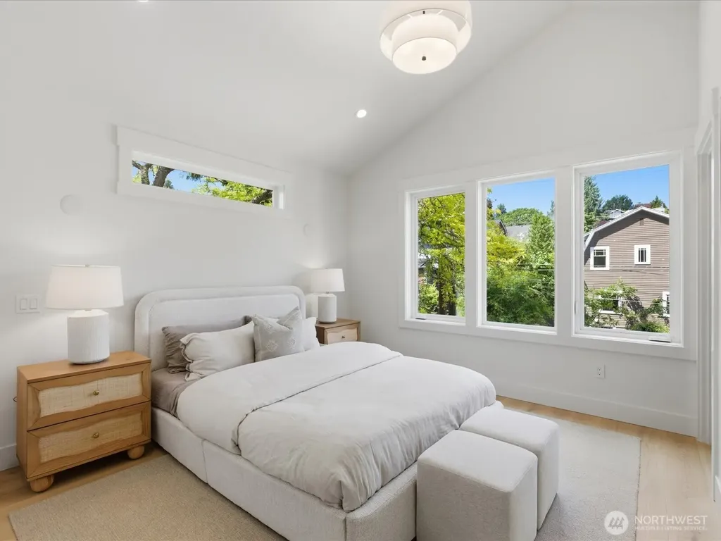 1970 25th Avenue E Seattle WA 98112