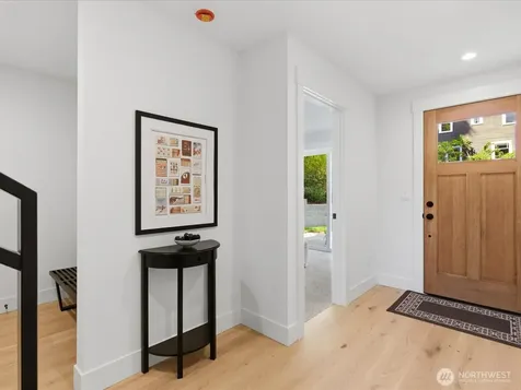1970 25th Avenue E Seattle WA 98112
