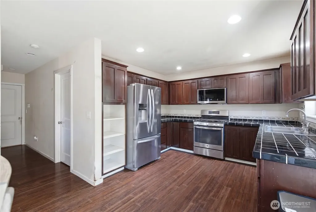 2910 S 78th Street Tacoma WA 98409