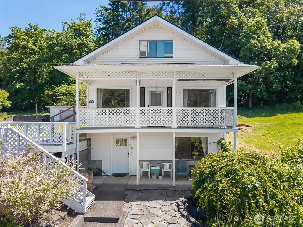 1122 SE 1st Street Winlock WA 98596