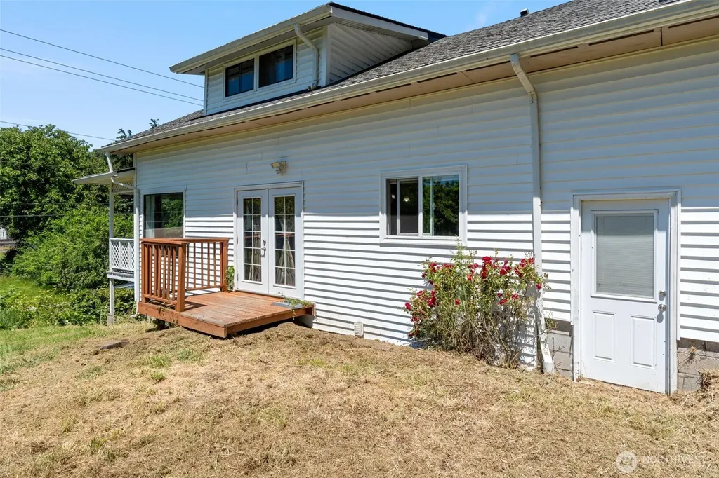 1122 SE 1st Street Winlock WA 98596
