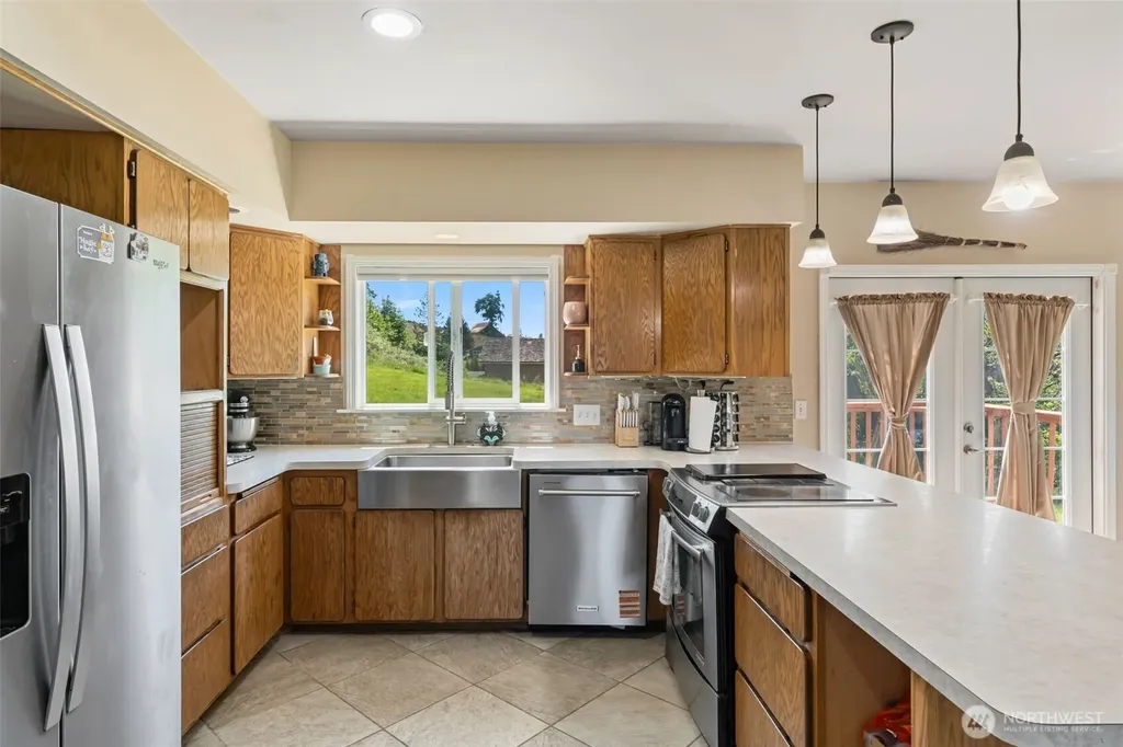 1122 SE 1st Street Winlock WA 98596