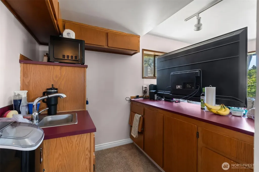 1122 SE 1st Street Winlock WA 98596