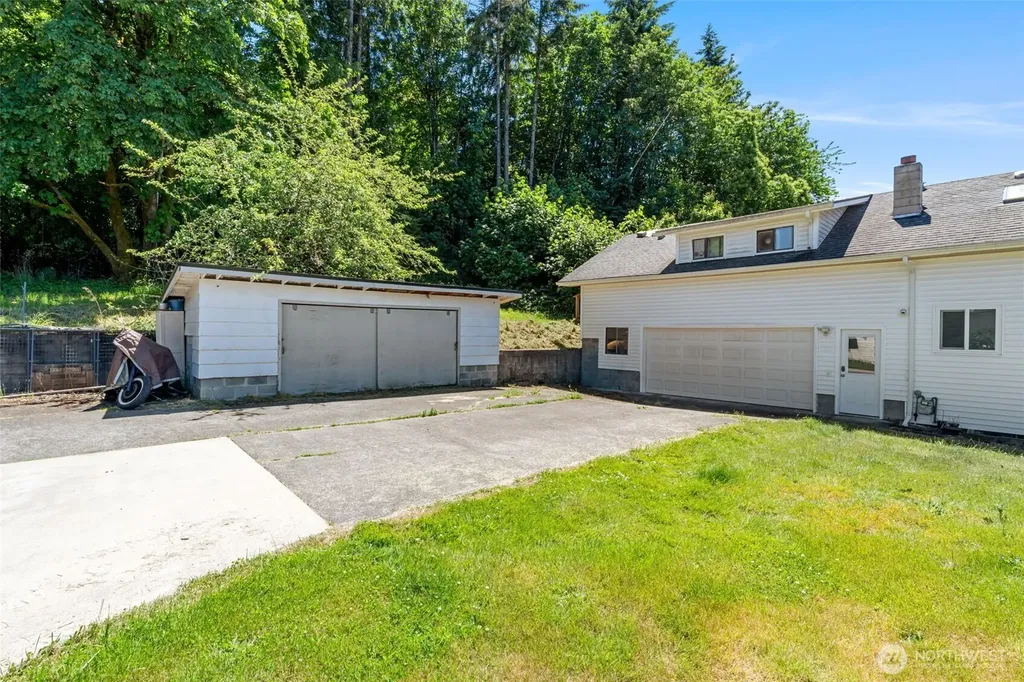 1122 SE 1st Street Winlock WA 98596