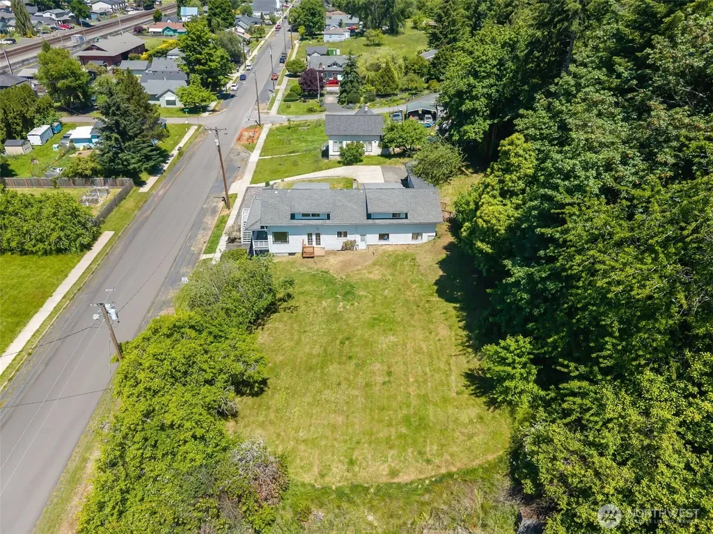 1122 SE 1st Street Winlock WA 98596