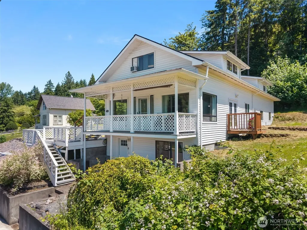 1122 SE 1st Street Winlock WA 98596