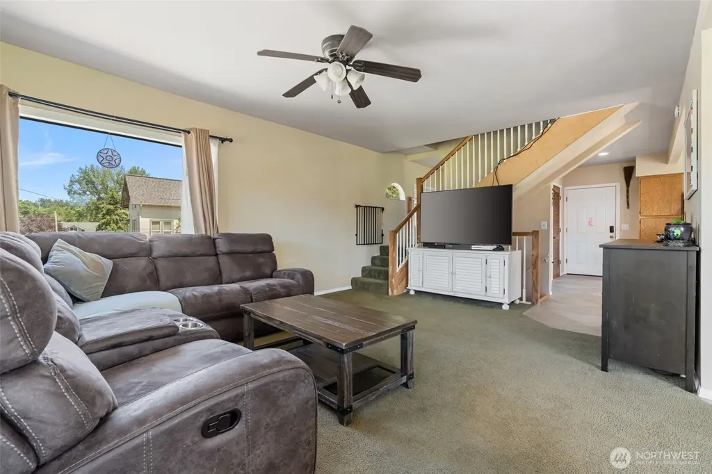 1122 SE 1st Street Winlock WA 98596