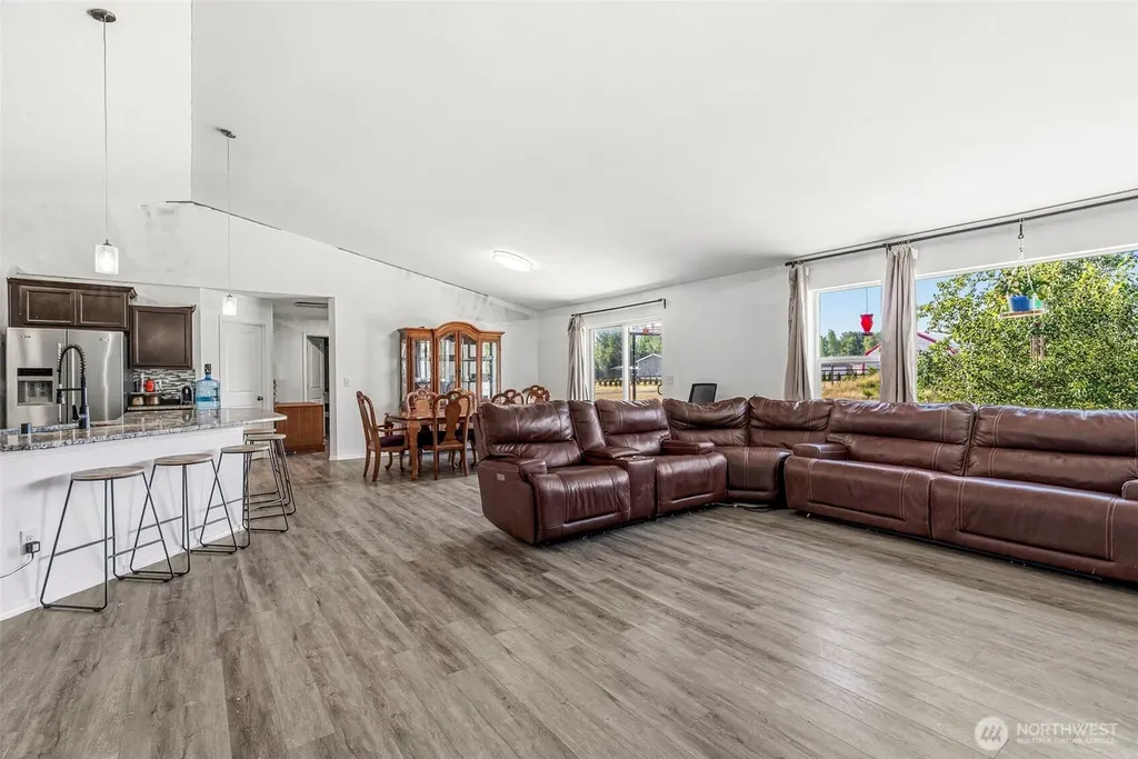 235 Flatt Road Kelso WA 98626