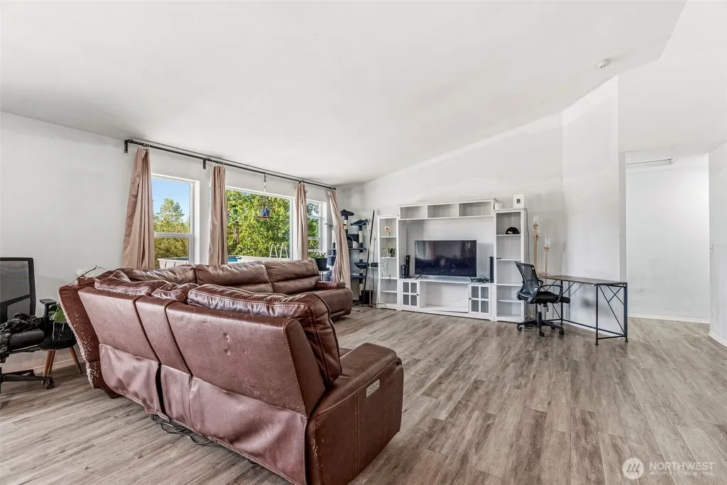 235 Flatt Road Kelso WA 98626