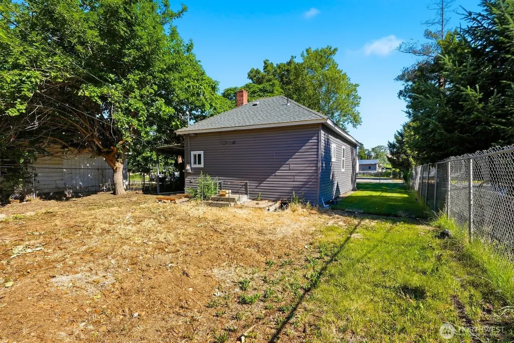 904 E La Salle Street Yakima WA 98901