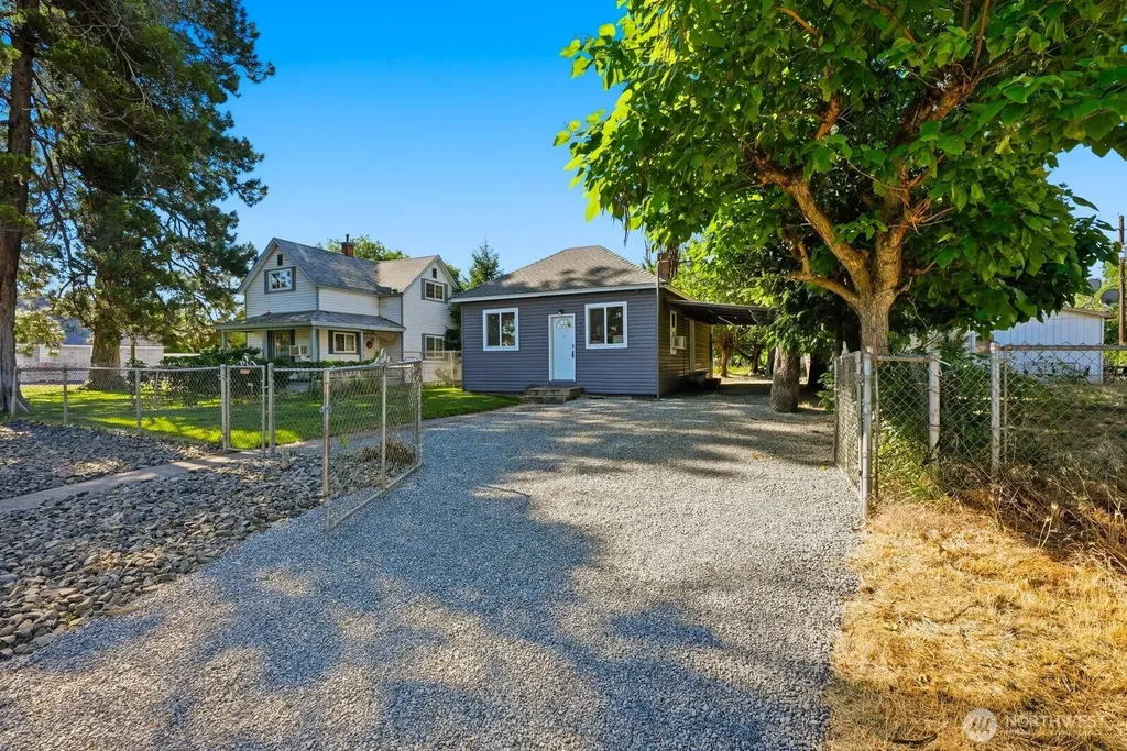 904 E La Salle Street Yakima WA 98901