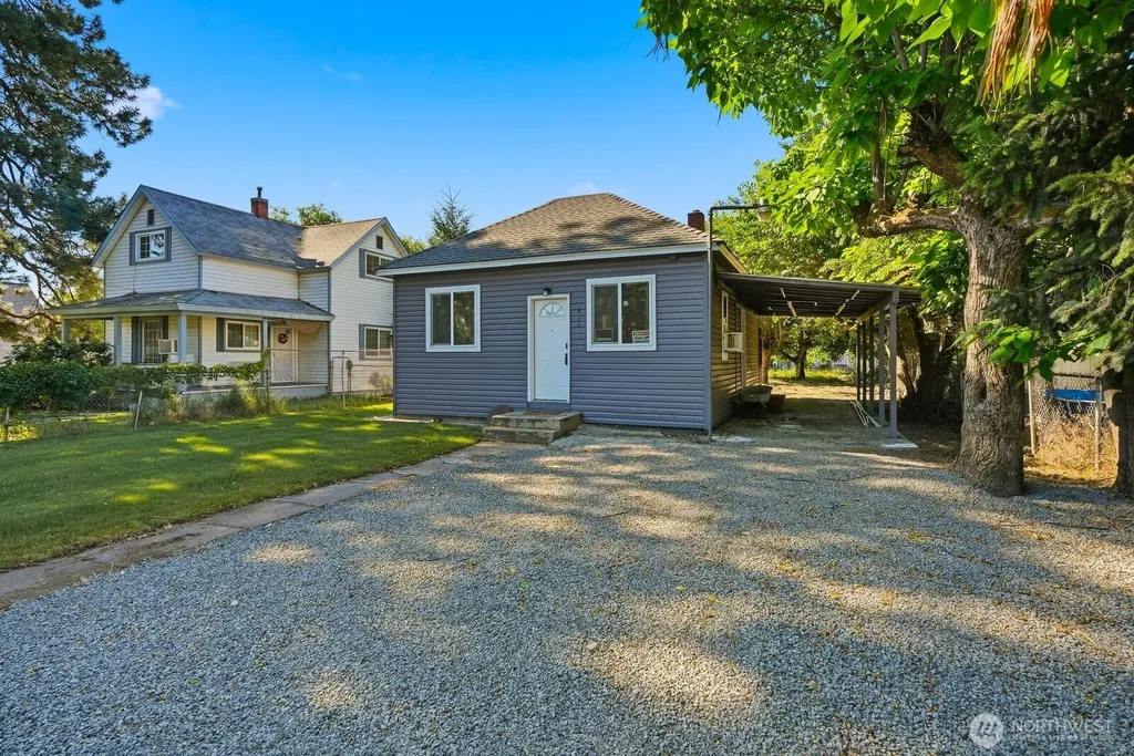 904 E La Salle Street Yakima WA 98901