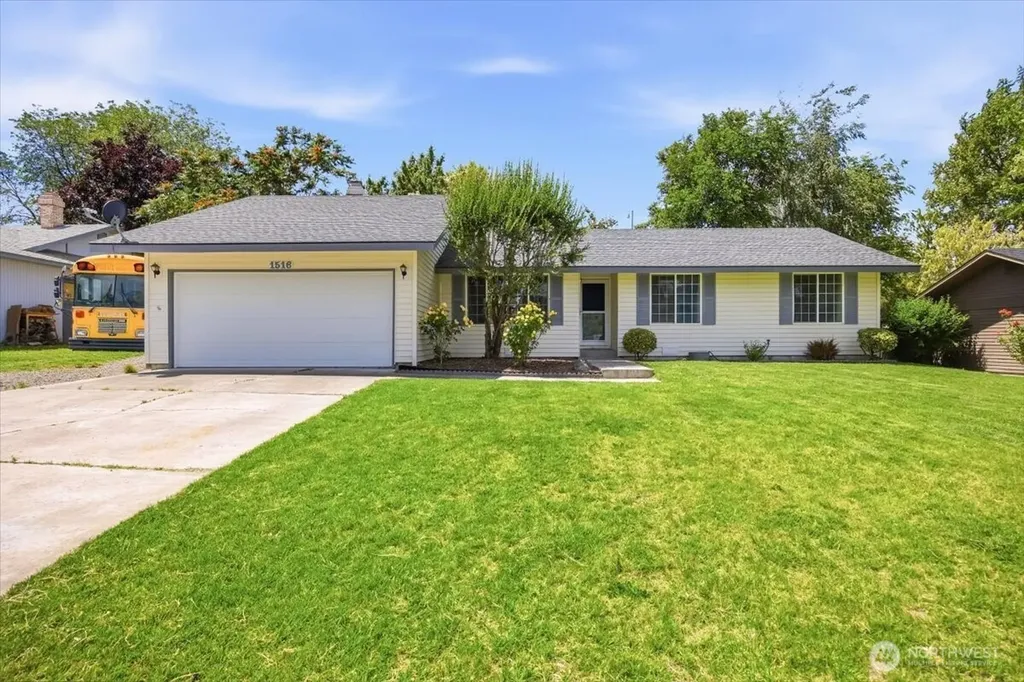 1516 S Olympia Place Kennewick WA 99337