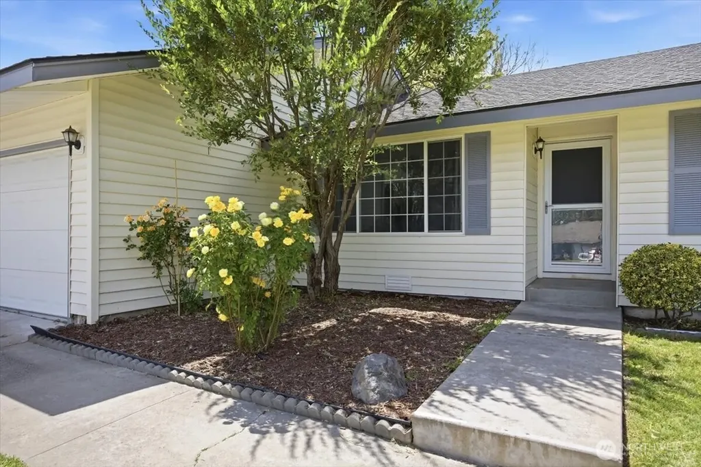1516 S Olympia Place Kennewick WA 99337