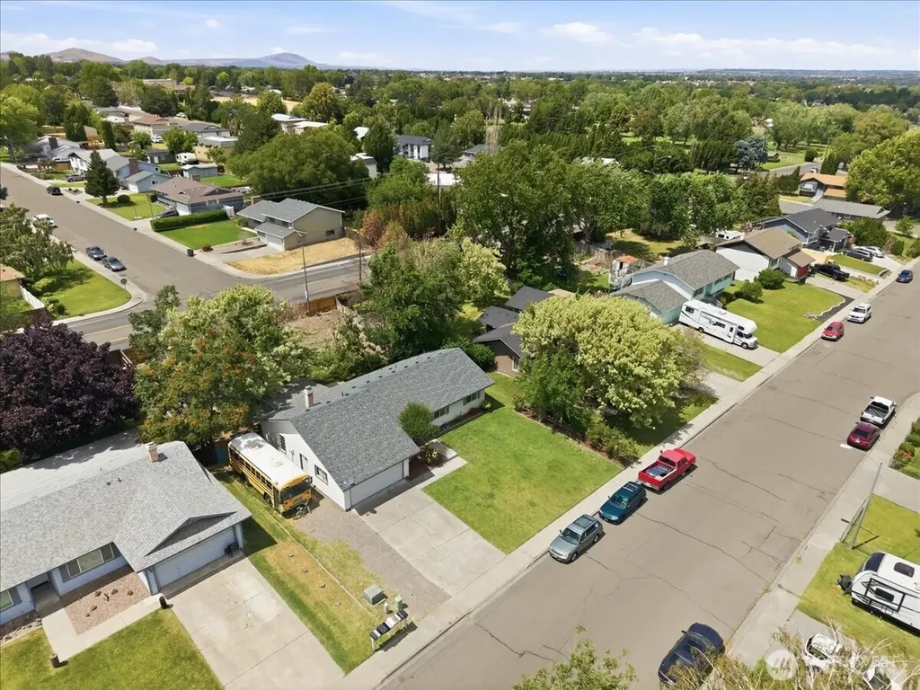 1516 S Olympia Place Kennewick WA 99337