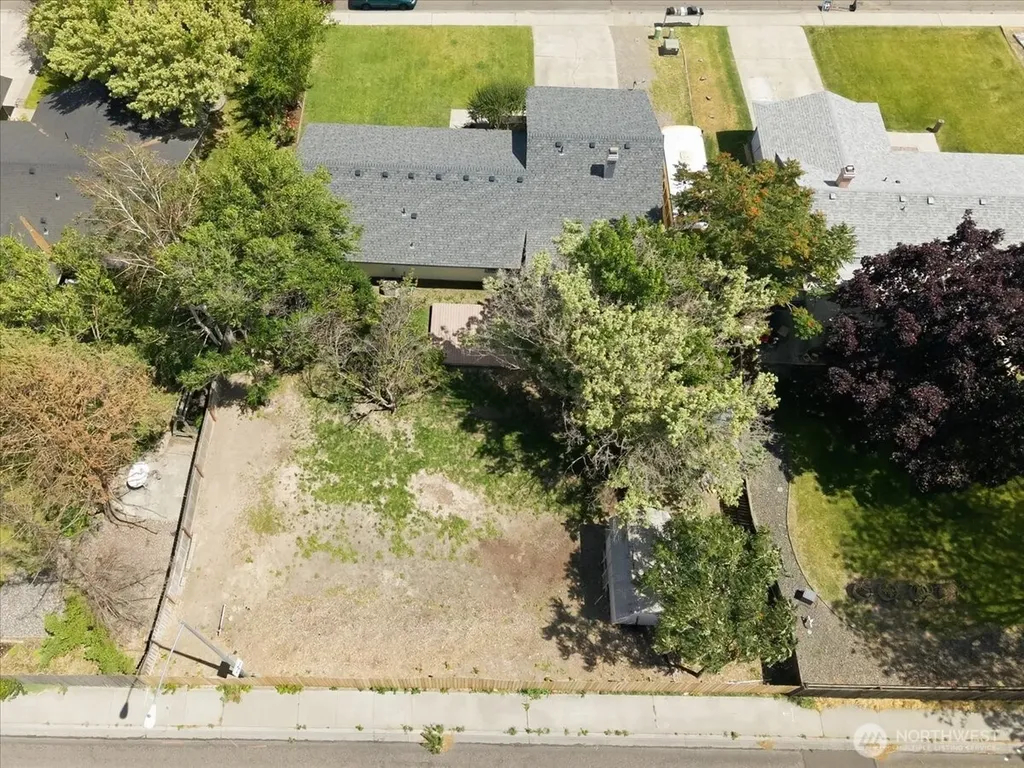 1516 S Olympia Place Kennewick WA 99337