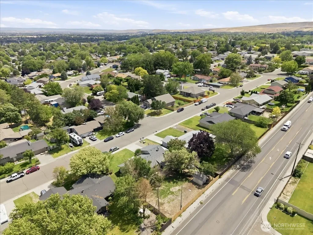 1516 S Olympia Place Kennewick WA 99337