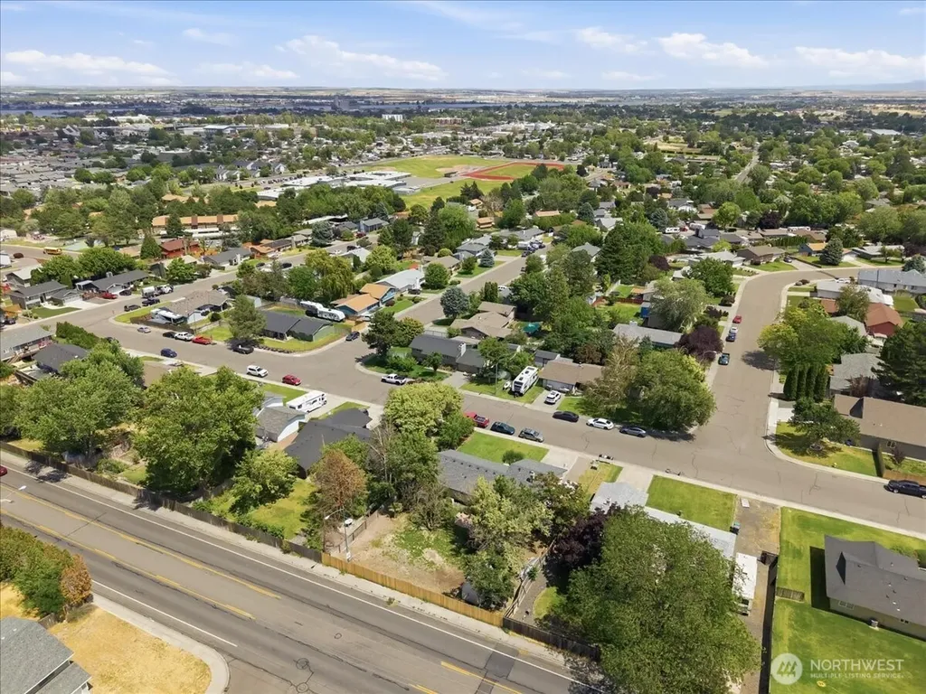 1516 S Olympia Place Kennewick WA 99337
