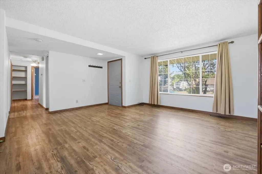 1516 S Olympia Place Kennewick WA 99337
